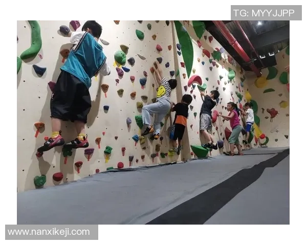 杭州攀岩队在滑板精英赛中的奋勇拼搏与辉煌成就回顾